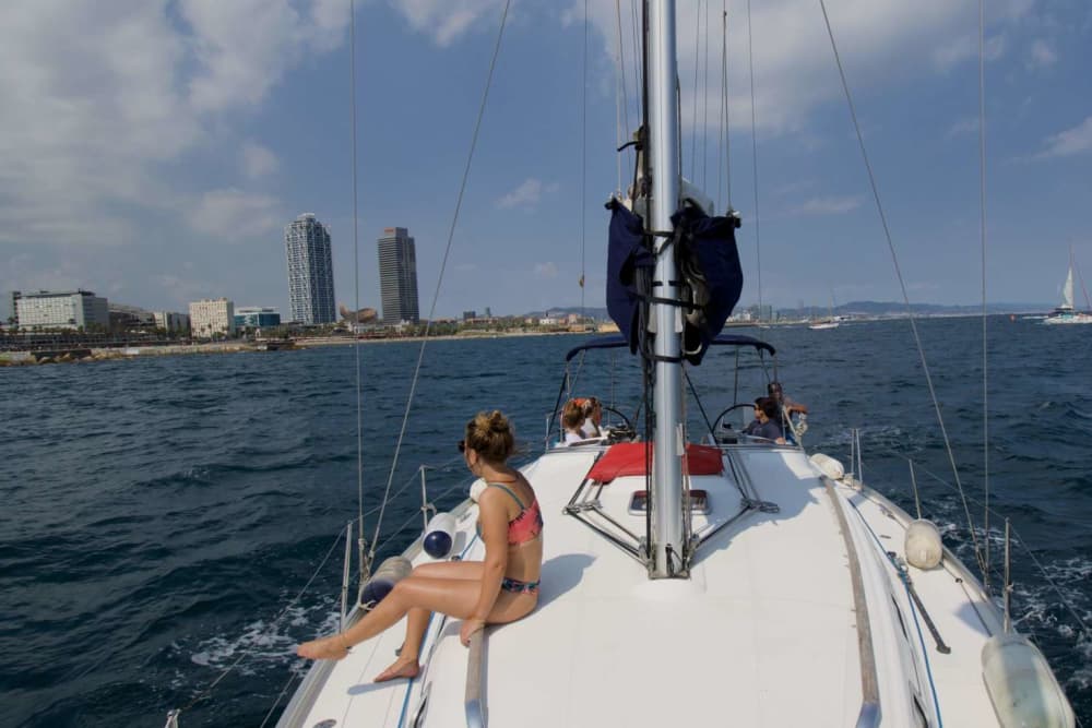 3h Sailing Adventure with Aperitif & Music - Barcelona