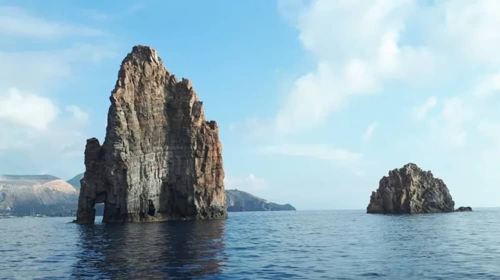 Cefalù auf dem Seeweg: Ganztägige Küstenkreuzfahrt zum Kronjuwel Siziliens