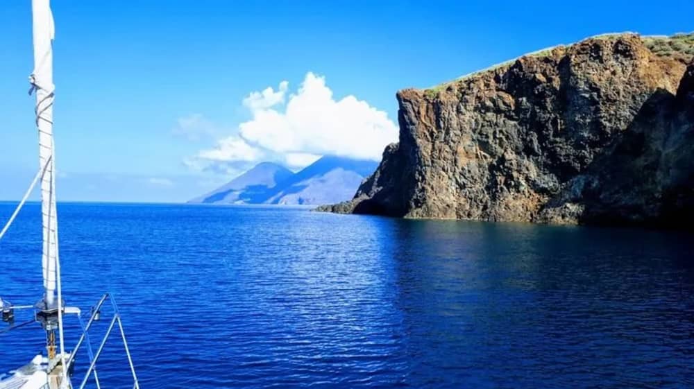 Cefalù auf dem Seeweg: Ganztägige Küstenkreuzfahrt zum Kronjuwel Siziliens