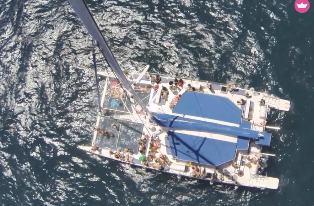 Aventura privada en velero de 3 horas en Barcelona