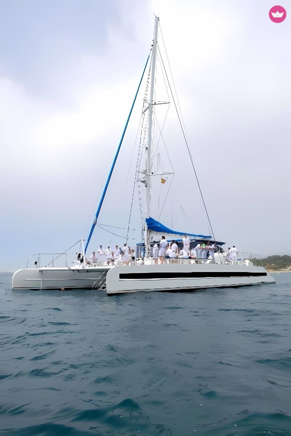 Aventura privada en velero de 3 horas en Barcelona