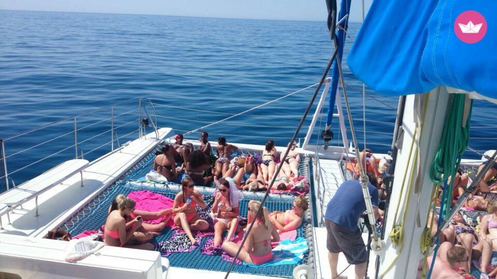 Aventura privada en velero de 3 horas en Barcelona