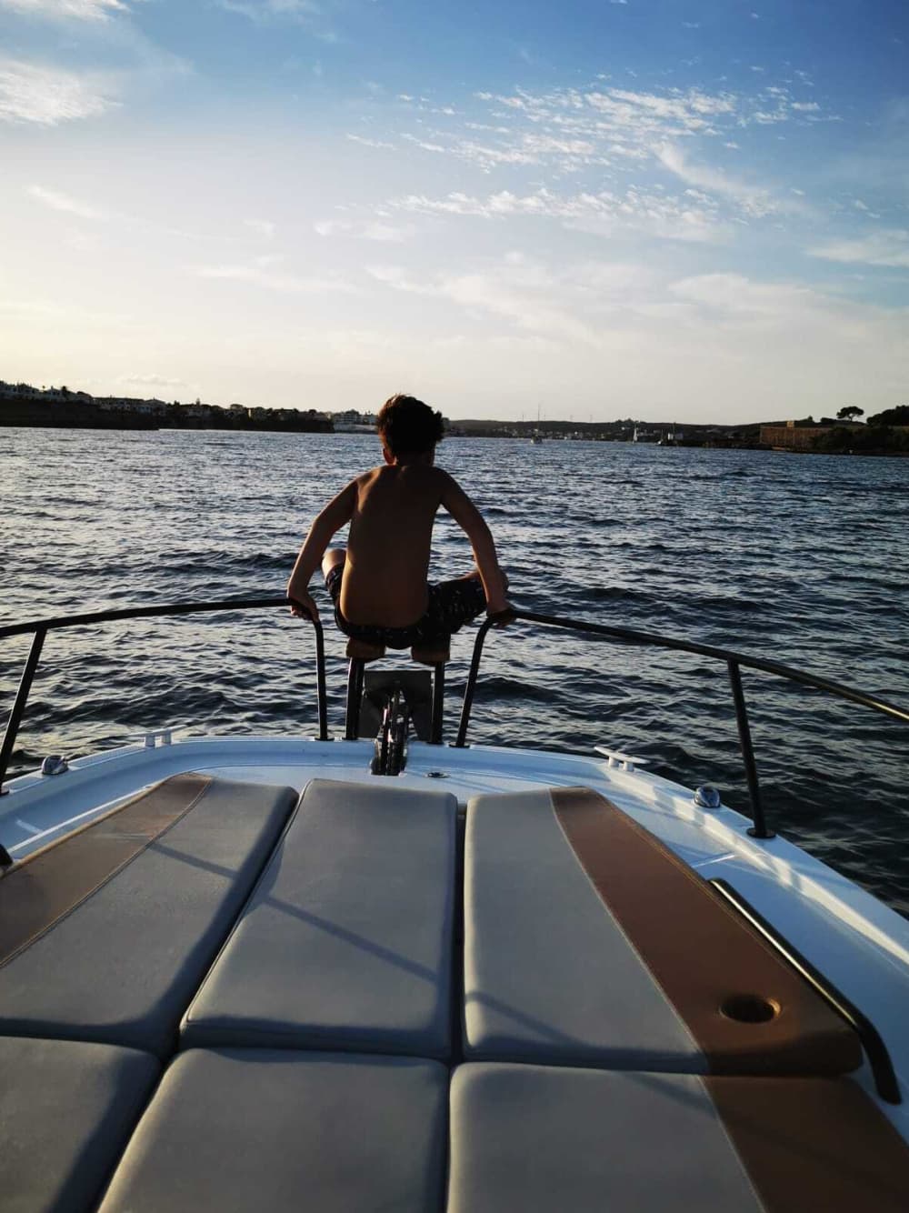 4 horas de sol, baño y rincones secretos a lo largo de la costa de Menorca.