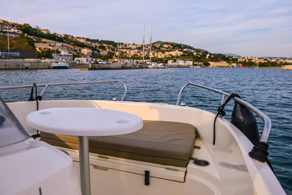4h to discover Marseille on a motorboat