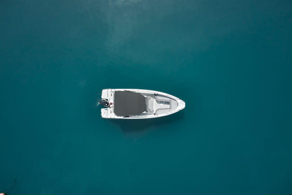 Njut av 9 timmar på en motorbåt i Rab