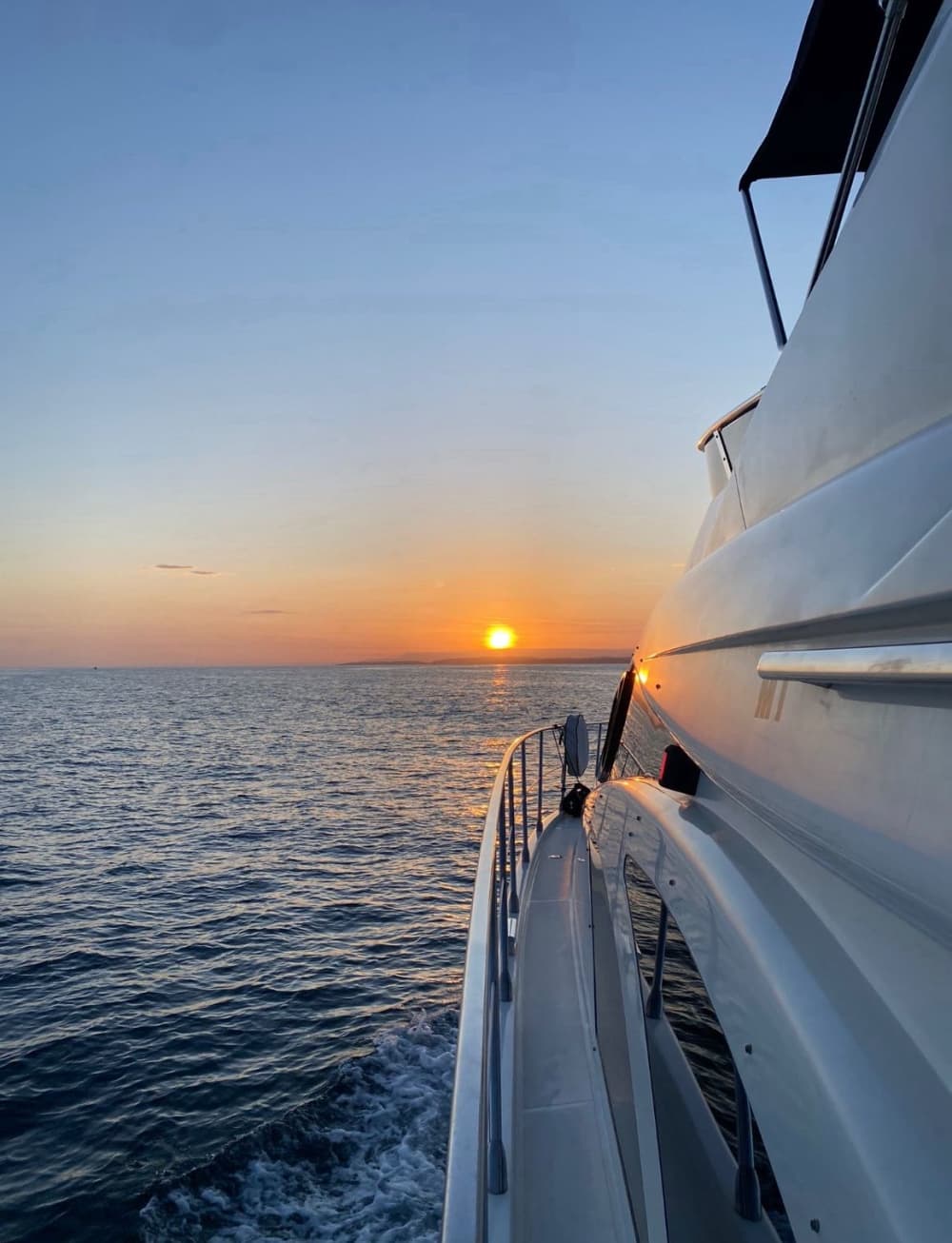 7-stündige private Yachtkreuzfahrt: Benagil-Höhle, Alfazina, Schmuggler, unter anderem, Mittagessen (im Preis nicht inbegriffen), Jetsky (im Preis nicht inbegriffen) und portugiesische Riviera