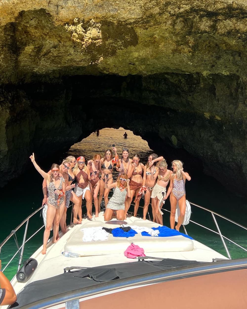 Luxury 4-hour yacht cruise: Jet ski (not included) and Portuguese Riviera