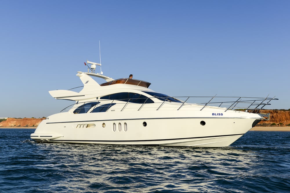 Luxury 4-hour yacht cruise: Jet ski (not included) and Portuguese Riviera