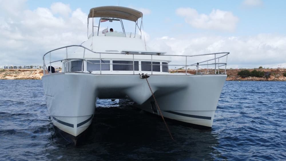 Tramonto, mare e sushi: un'esperienza culinaria galleggiante a Torrevieja.