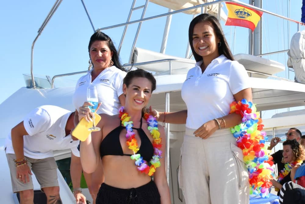 Tramonto, mare e sushi: un'esperienza culinaria galleggiante a Torrevieja.