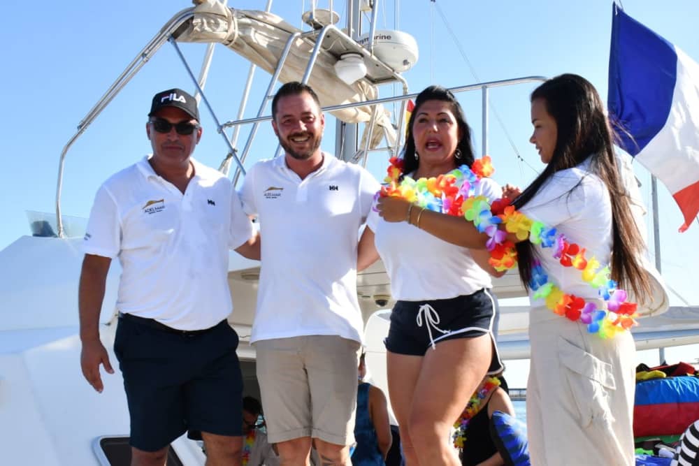 Tramonto, mare e sushi: un'esperienza culinaria galleggiante a Torrevieja.