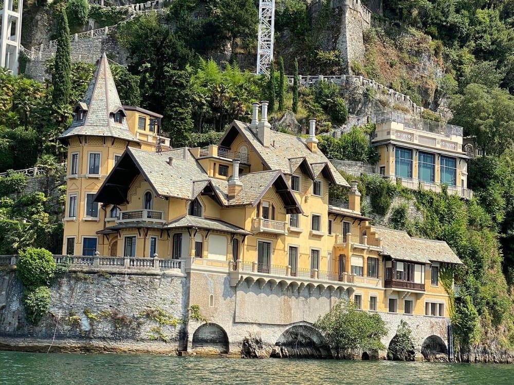 Lake Como 4 Hours Tour: Celebrities, Villas & Views