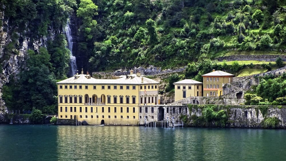 Lake Como 4 Hours Tour: Celebrities, Villas & Views