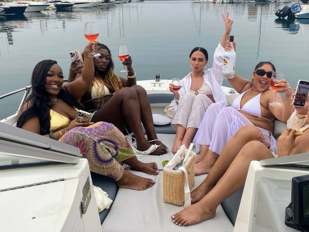 Private Sailing from Puerto Banús: 2 hours of sea, anchorage, and nature