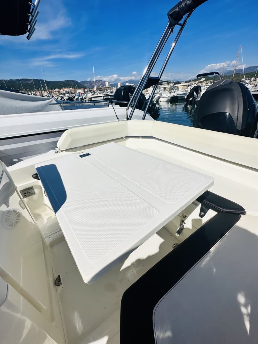 Profitez de 9 heures de bateau à moteur pour explorer Ajaccio