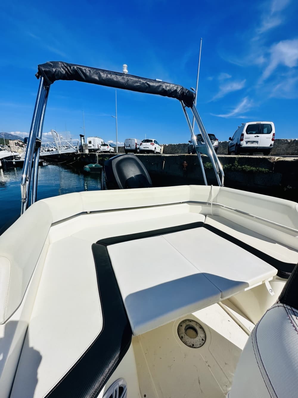 Profitez de 9 heures de bateau à moteur pour explorer Ajaccio