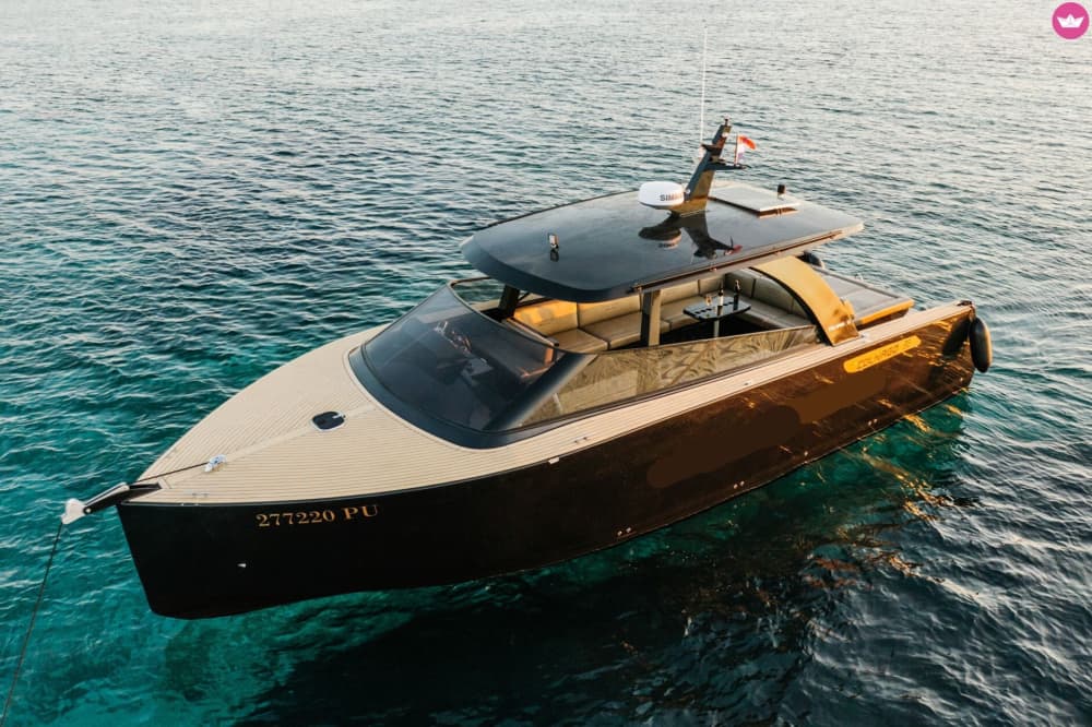 Goditi il sole con un'escursione in barca di 8 ore a Rovigno.