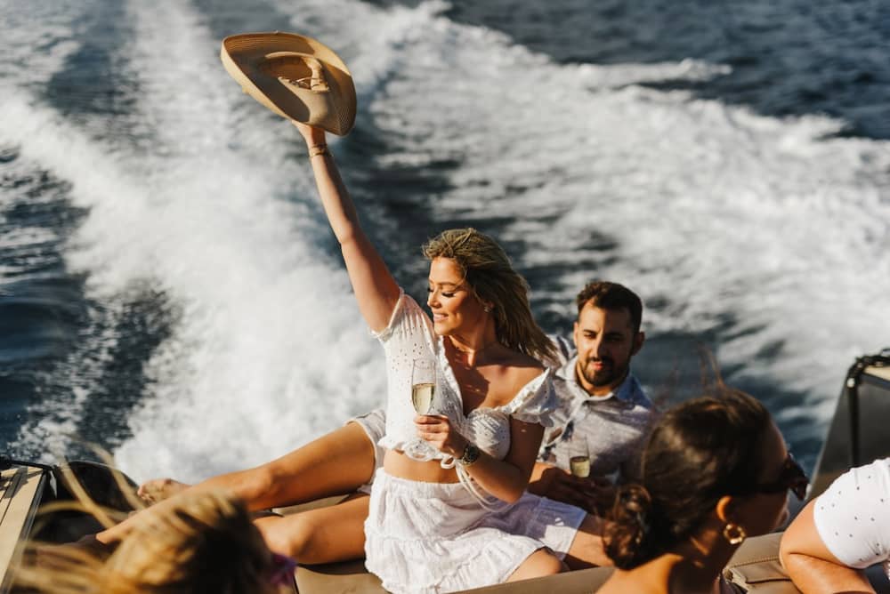 Goditi il sole con un'escursione in barca di 8 ore a Rovigno.