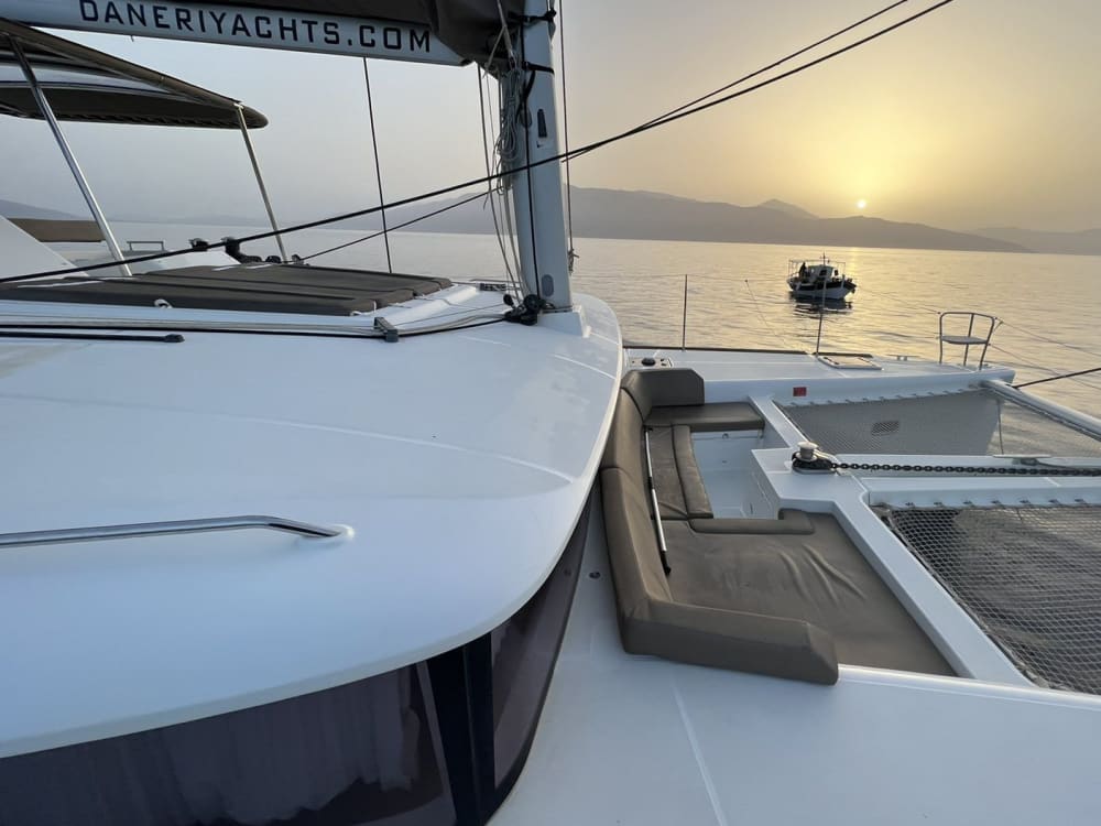 Recuerdos de la hora dorada: un crucero al atardecer y una sesión de fotos