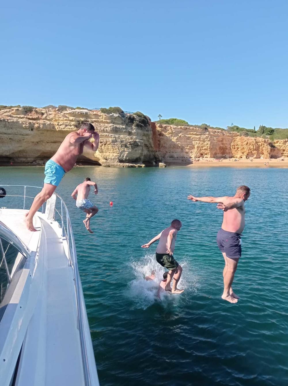 Croisière Premium de 7h à la Découverte des Grottes Cachées de l’Algarve