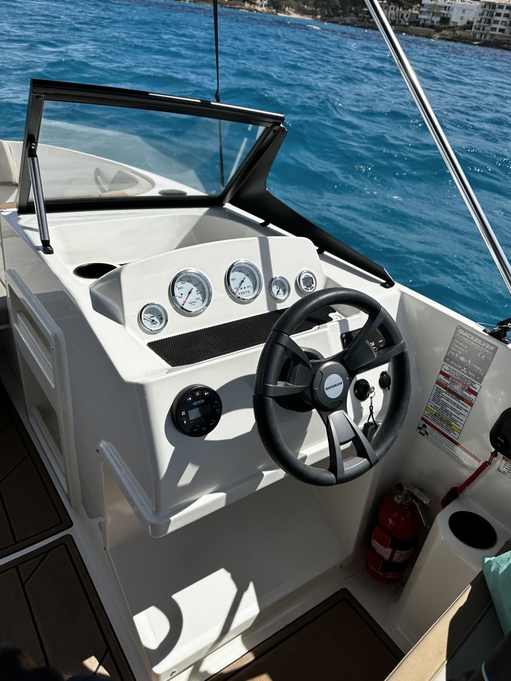 Entdecken Sie die Küste von Santa Ponsa: Ein kompletter Tagesausflug an Bord eines Motorboots