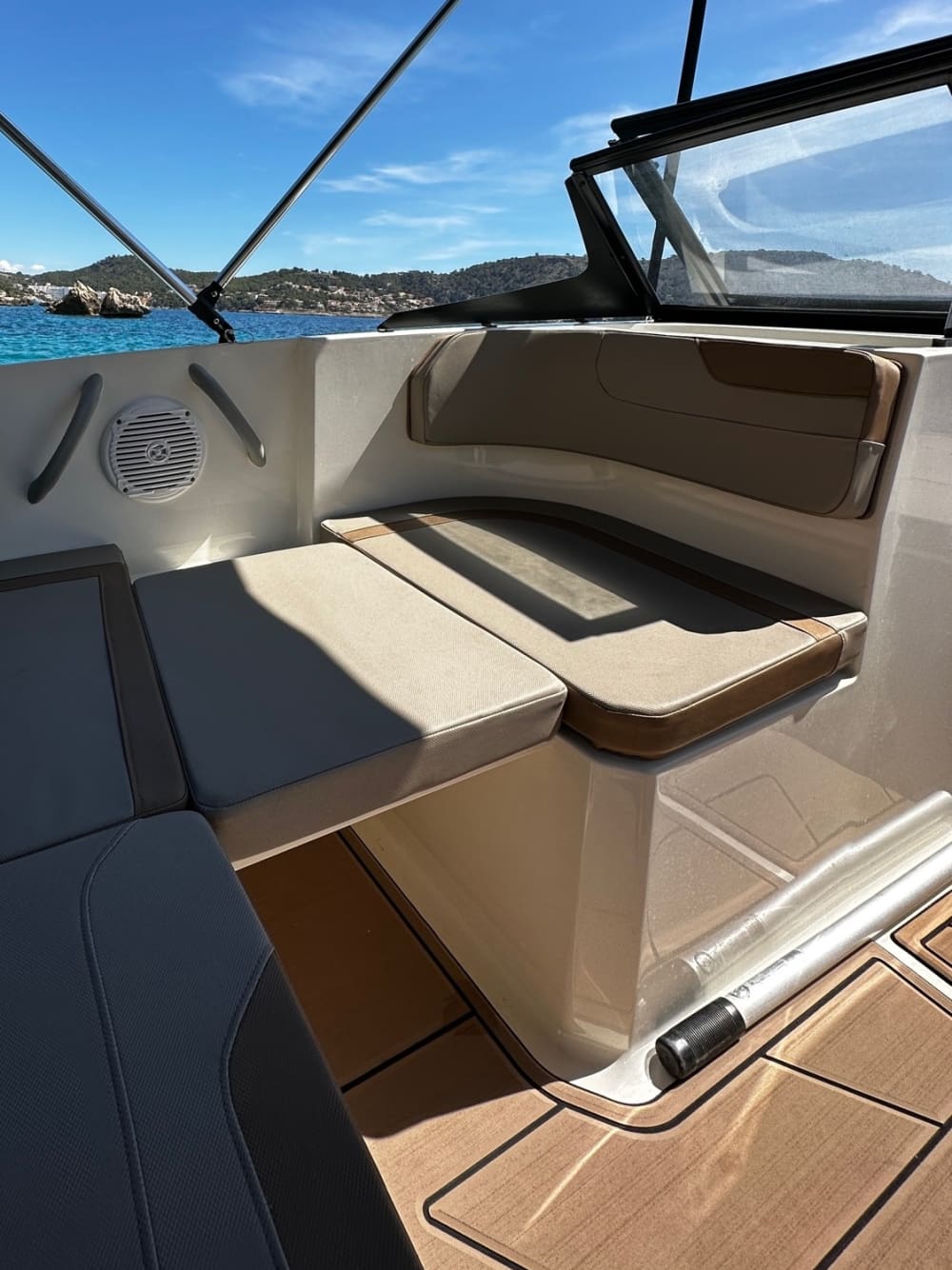 Entdecken Sie die Küste von Santa Ponsa: Ein kompletter Tagesausflug an Bord eines Motorboots