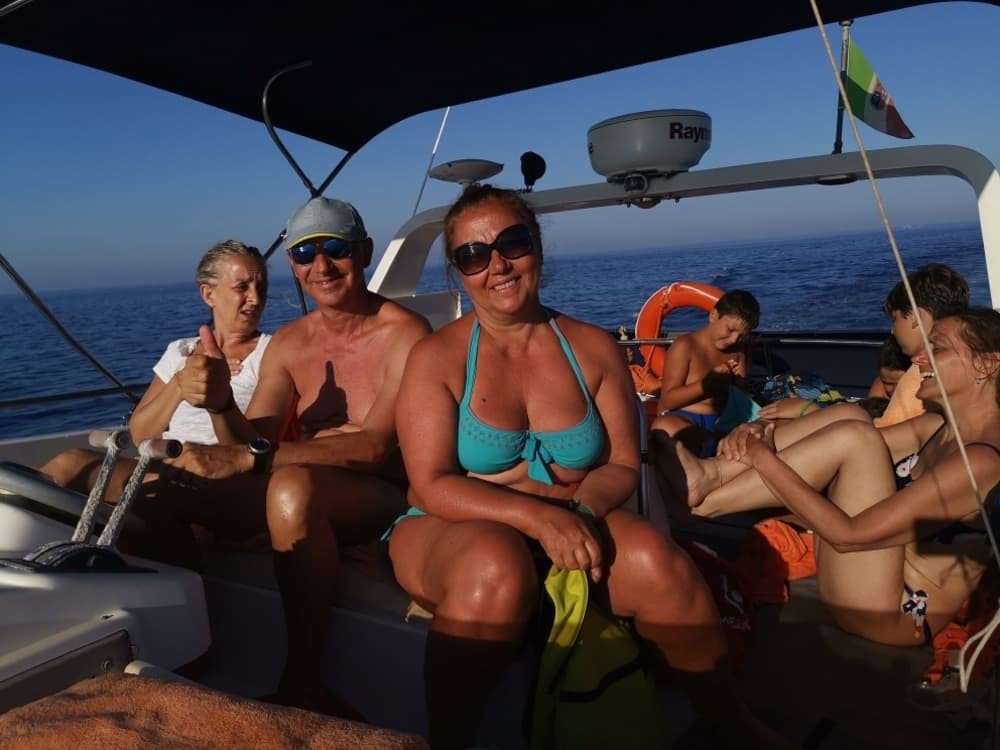 Lusso ridefinito a Pantelleria: una giornata indimenticabile su uno yacht a motore.