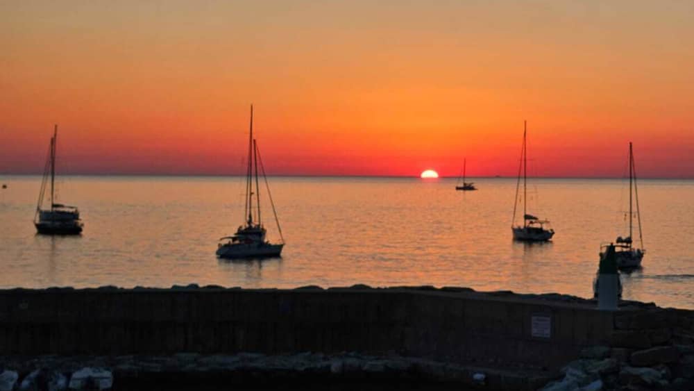 Einen Tag lang Punta Ala entdecken: Das wahre Dolce Vita auf einem Segelboot