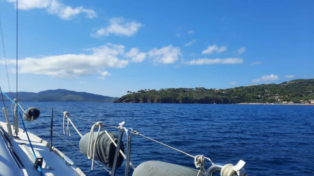 Einen Tag lang Punta Ala entdecken: Das wahre Dolce Vita auf einem Segelboot