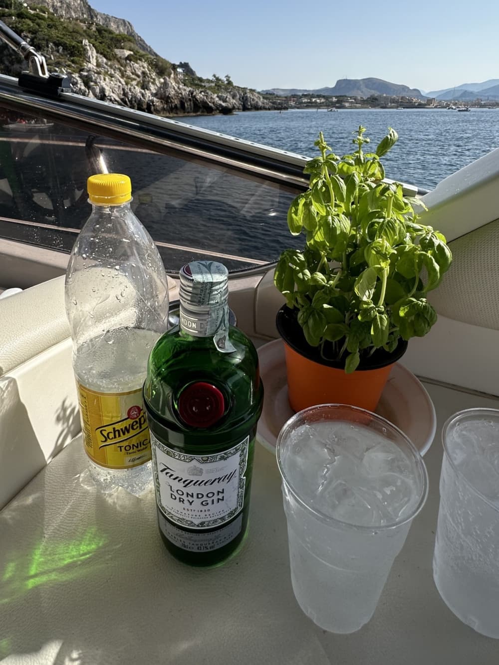 Ontdek Palermo tijdens een 7-uur durende boottocht op een motorboot.