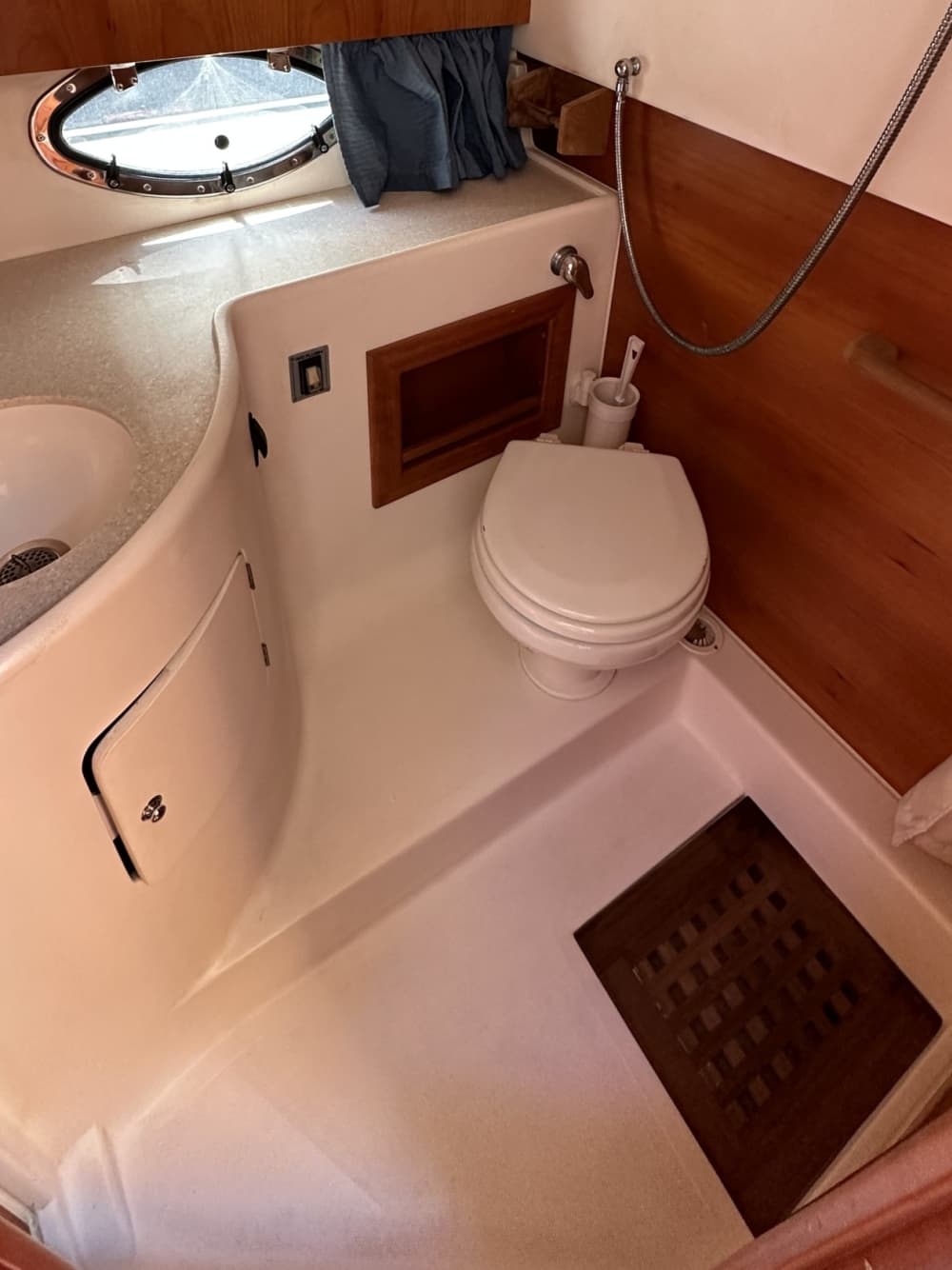 Ontdek Palermo tijdens een 7-uur durende boottocht op een motorboot.