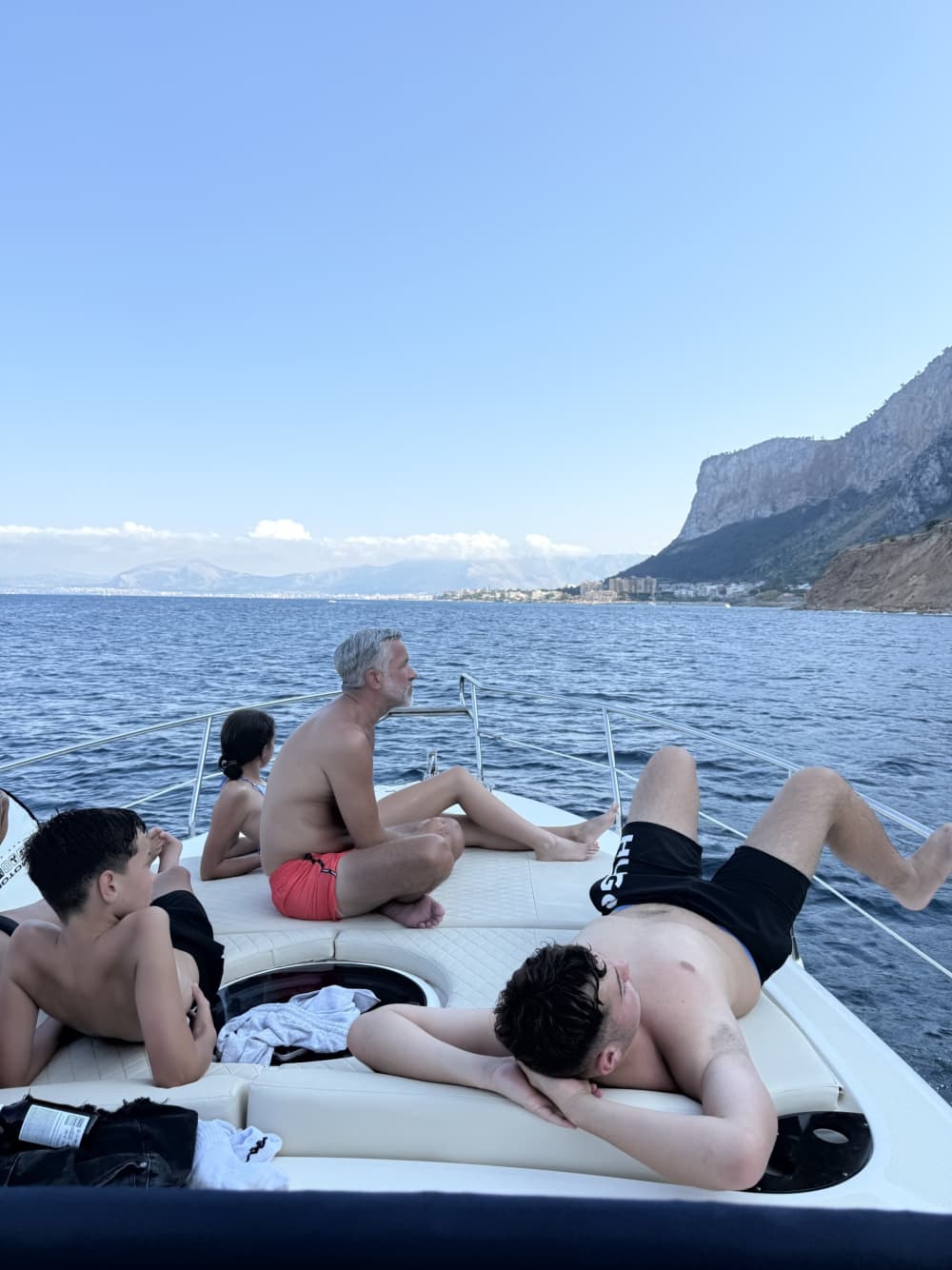 Ontdek Palermo tijdens een 7-uur durende boottocht op een motorboot.