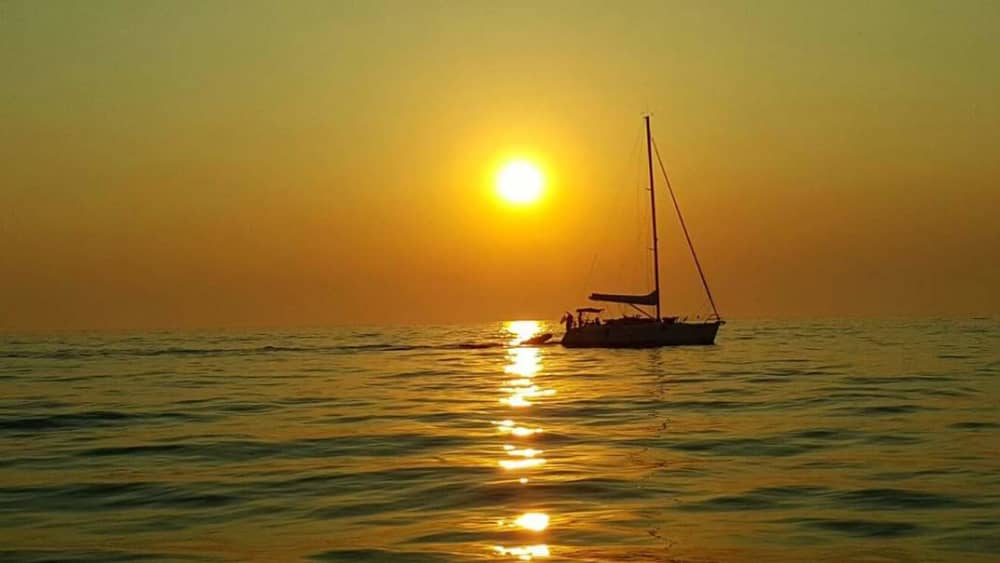 Italian dreams start at sea: A 9h voyage through the heart of Salerno