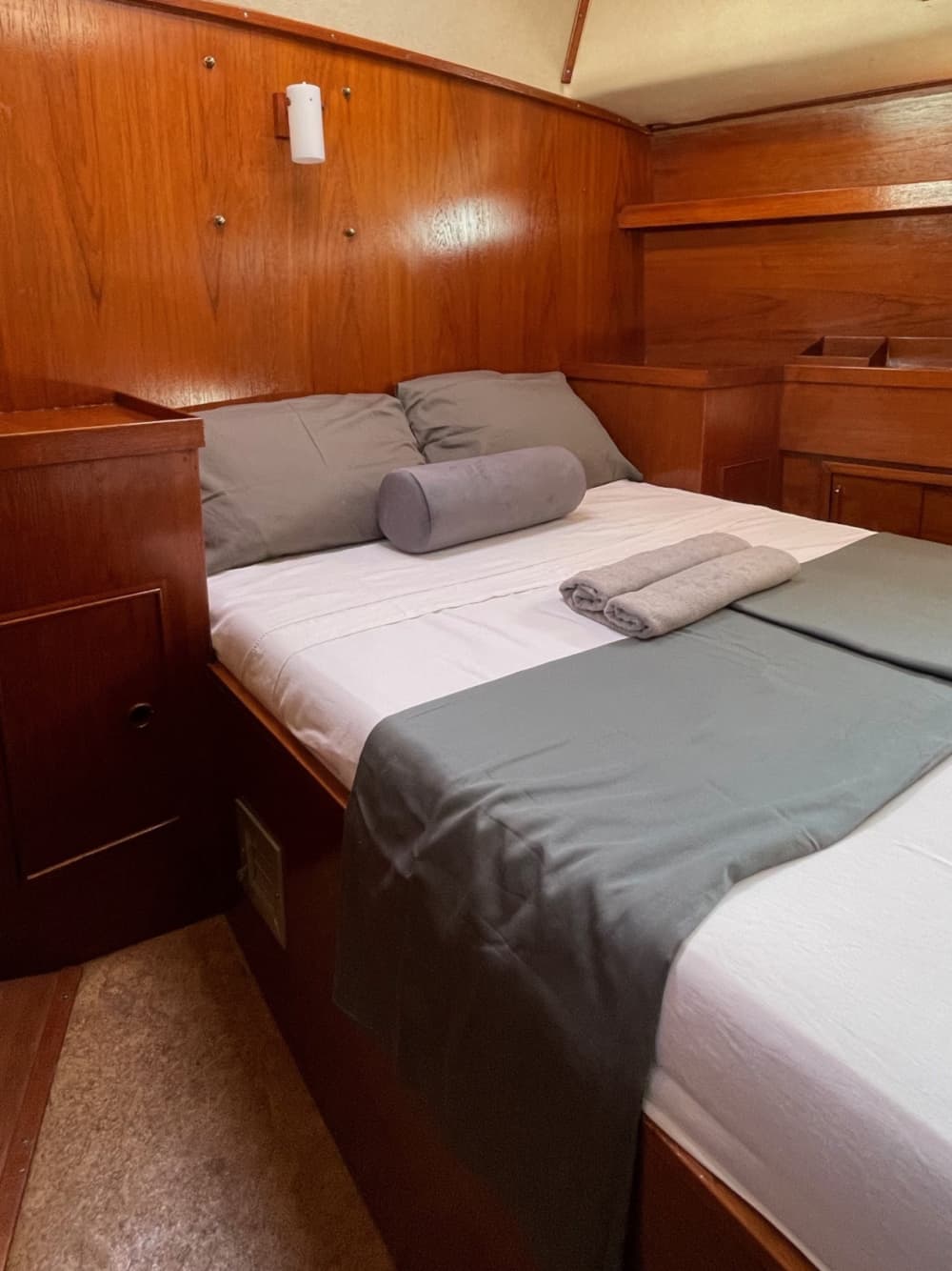 Trascorri una giornata in mare nella provincia di Agrigento a bordo di una barca a vela.