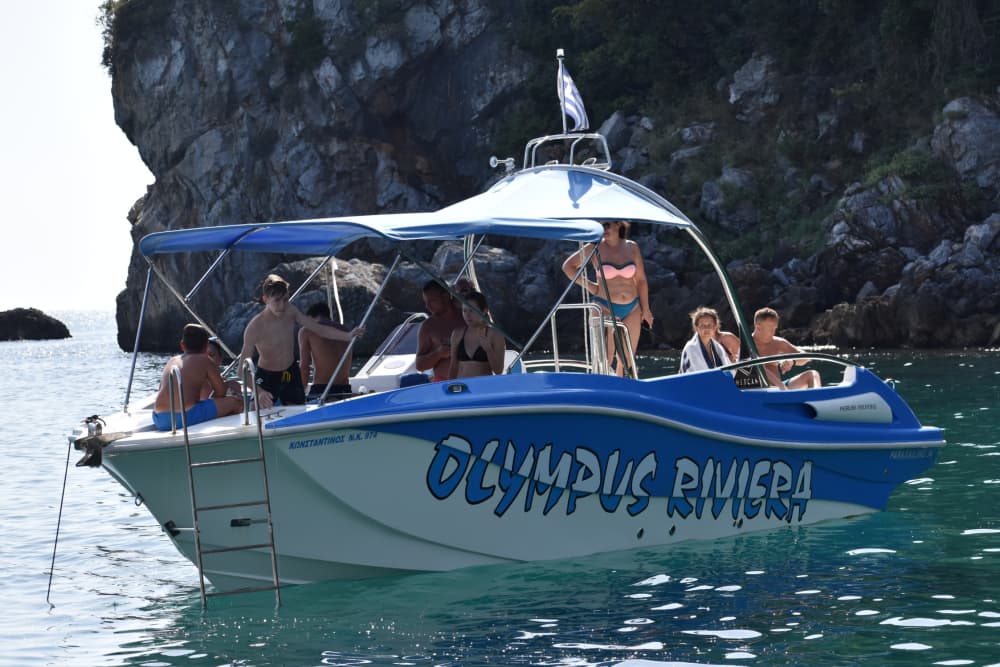 Enjoy 9h on a motorboat in Platamon