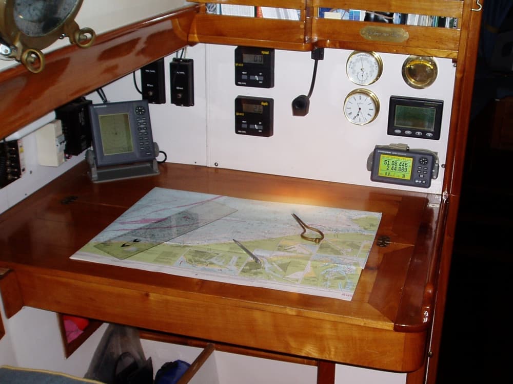 Disfrute del lujo de Nieuwpoort con un día completo en un goleta.