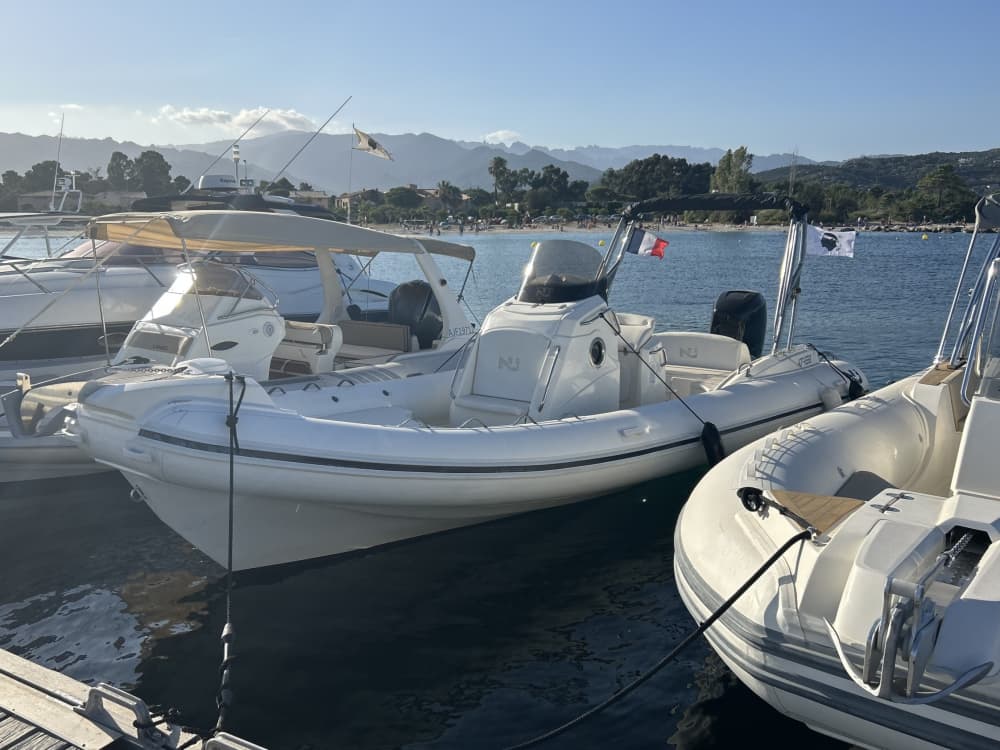 Całodniowy wynajem łodzi motorowej w Porto-Vecchio