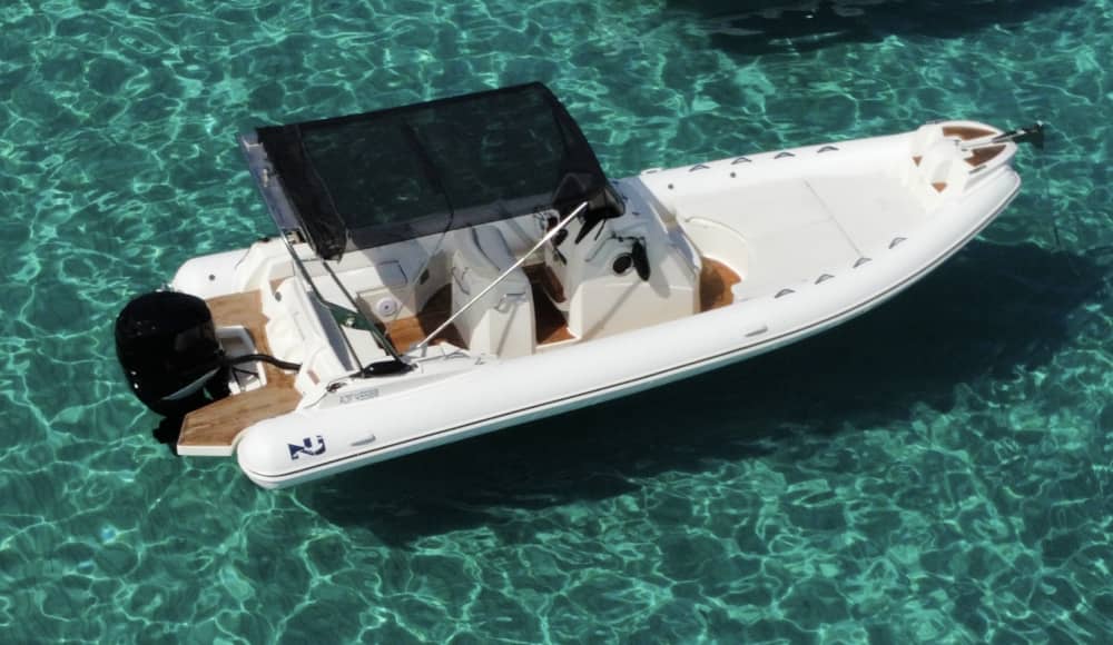 Einfacher Kurzurlaub in Porto-Vecchio: Eine 3-stündige 45-minütige Bootsfahrt mit einem Motorboot