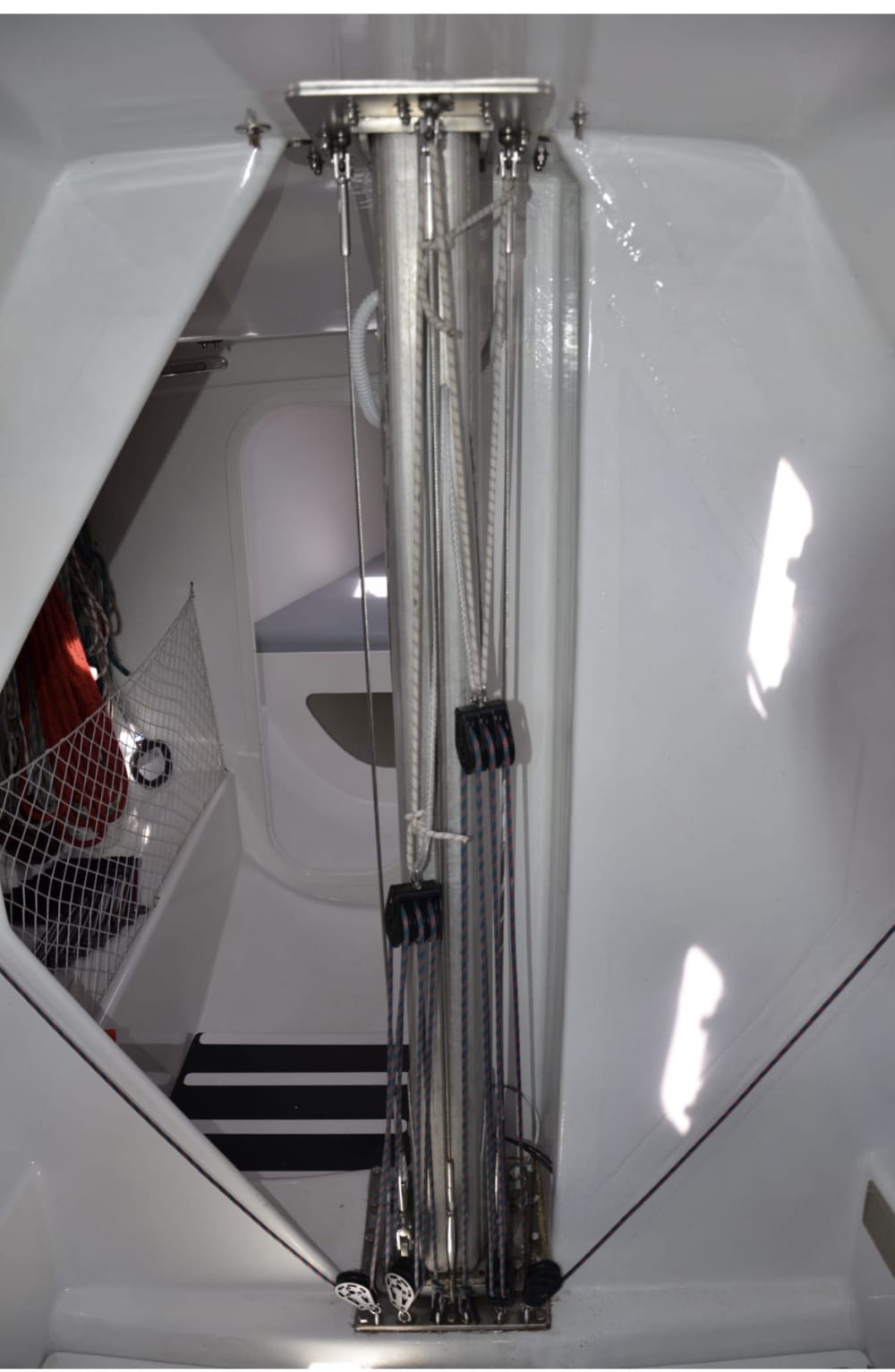 Goditi una giornata in mare a Marina di Pisa a bordo di una barca a vela.