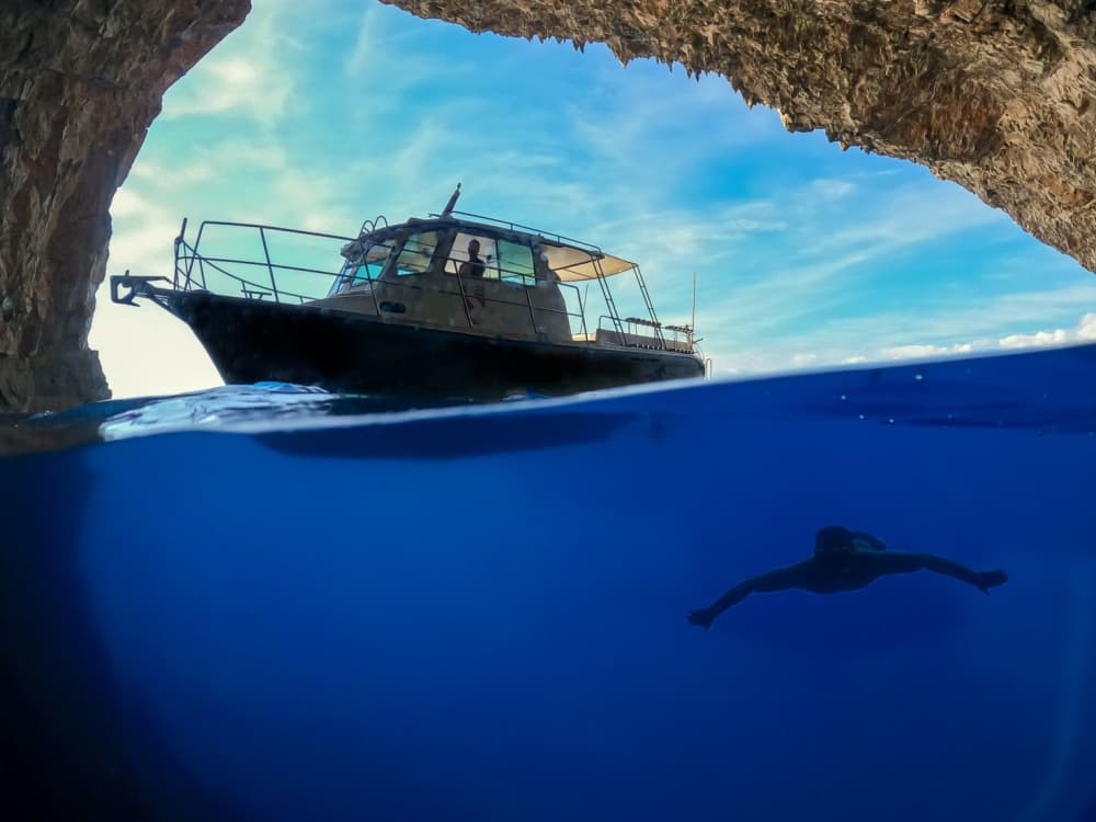 Исследуйте прибрежные сокровища Будвы: полудневный тур на Свети-Стефан, пляж Яз и многое другое