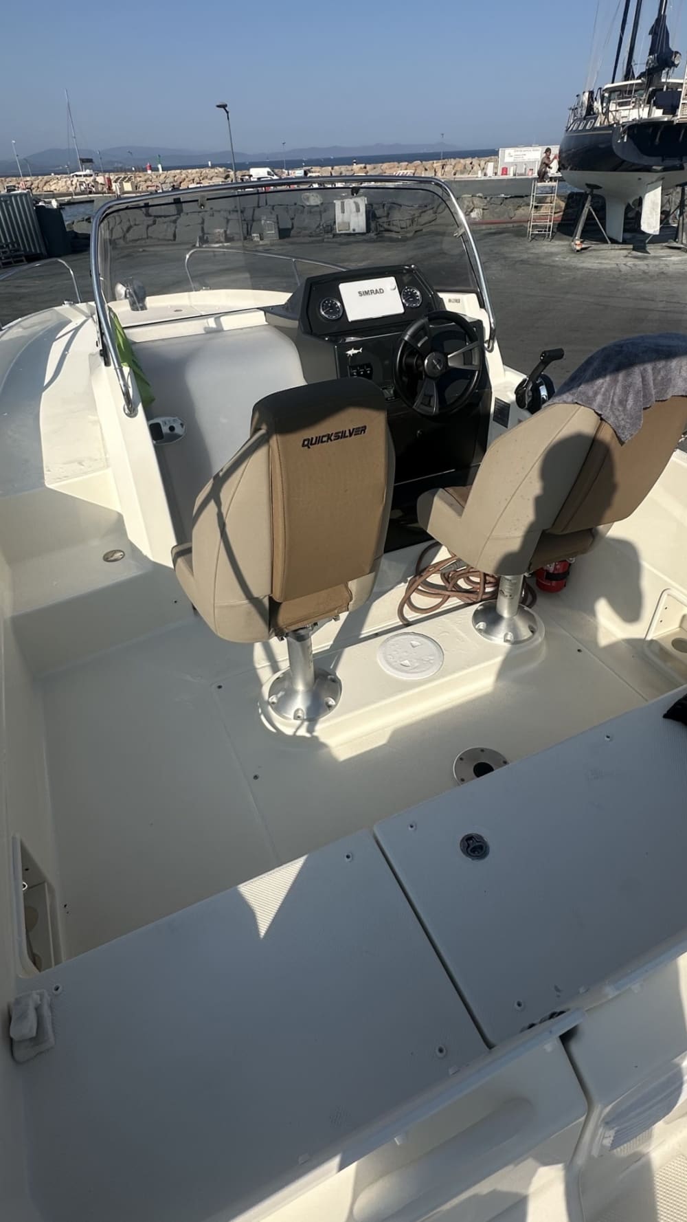 Entspannen Sie sich 3 Stunden und 45 Minuten lang auf einem Motorboot in La Ciotat.