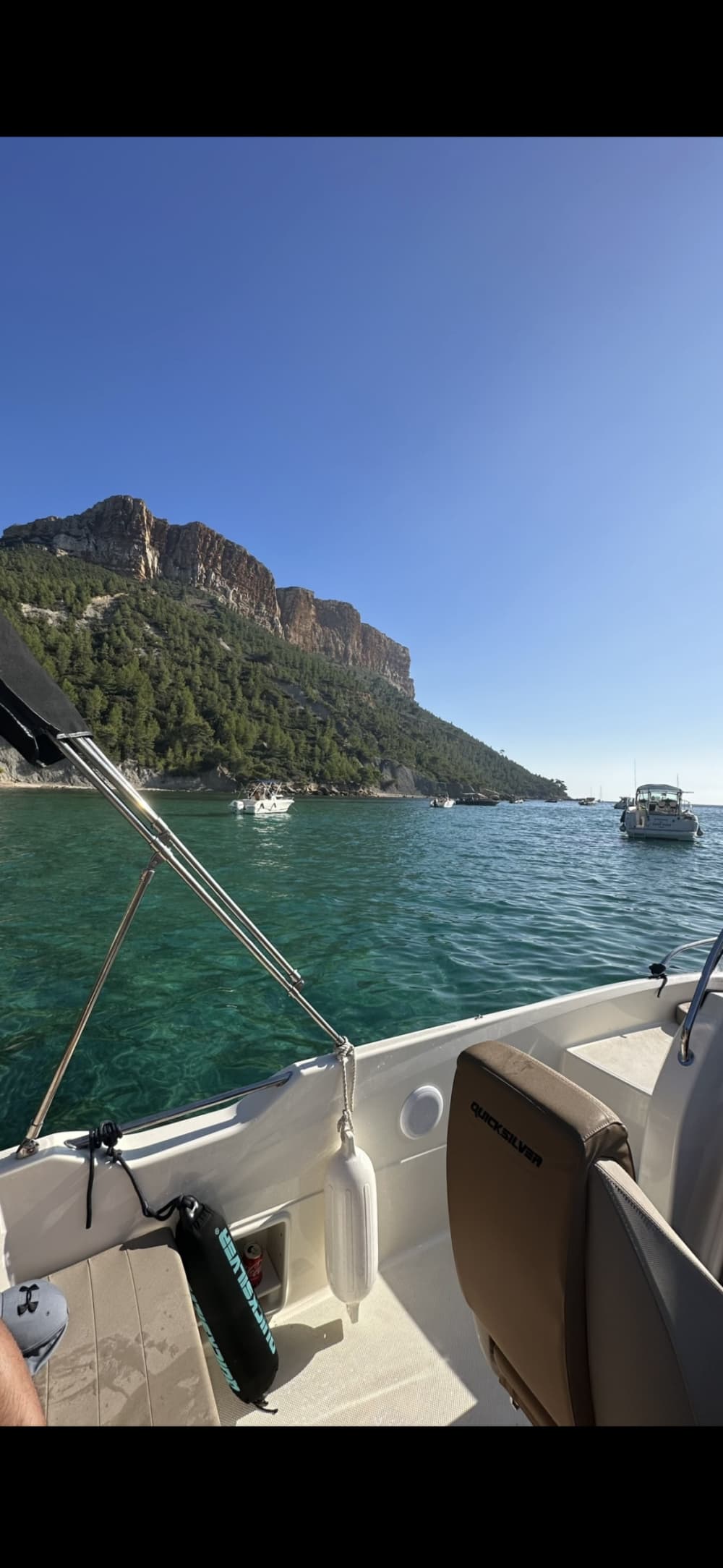 Entspannen Sie sich 3 Stunden und 45 Minuten lang auf einem Motorboot in La Ciotat.