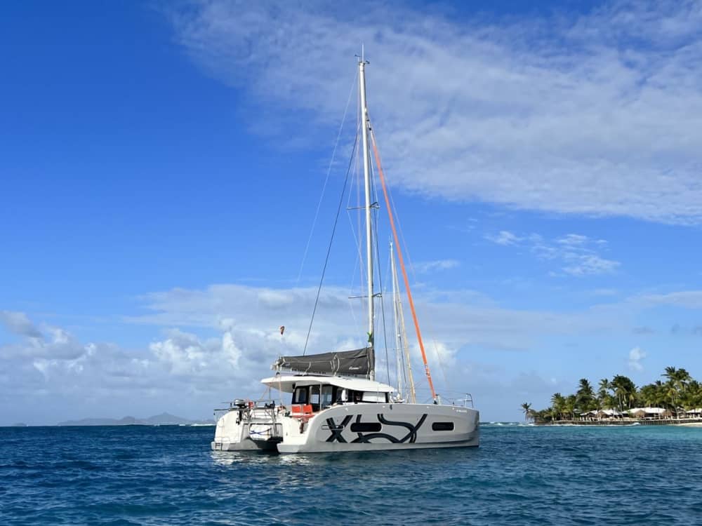 Ontdek de kust van Alicante vanuit Denia: 8 uur durende catamarantocht door de Middellandse Zee