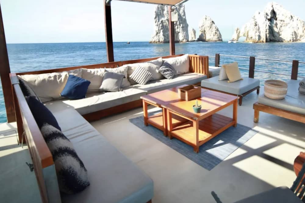 Excursión de medio día en barco a motor en Cabo San Lucas.