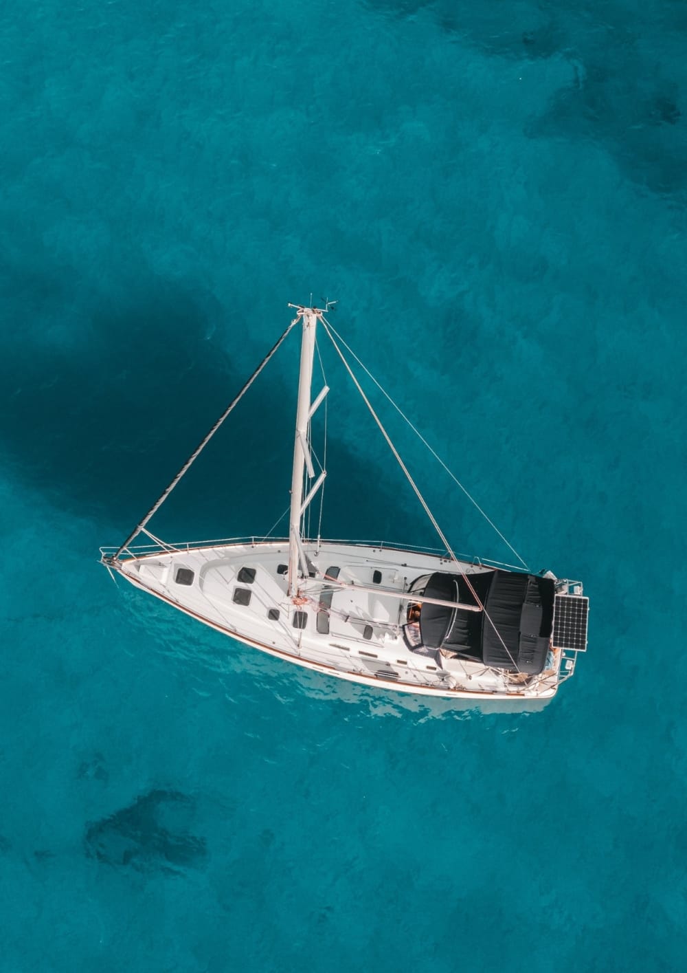 Spend a 9h sailing around Marbella on a sailboat