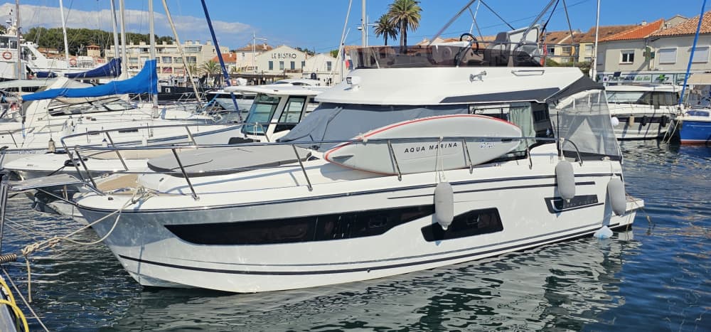 Erkunden Sie Bandol mit dem Boot: Ein ganzer Tag auf dem Wasser an Bord eines Motorboots