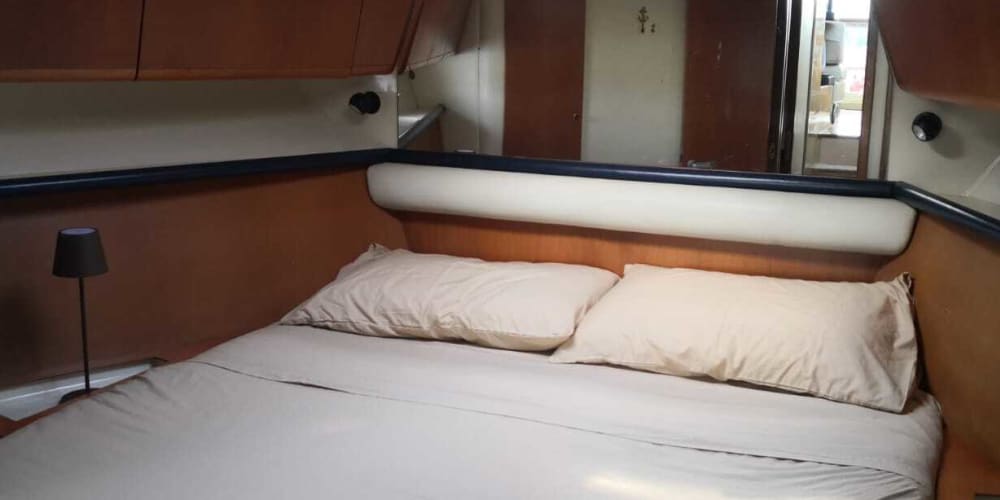 Porto Rotondo'da 3 saat 30 dakika: Motorlu tekne kiralayın ve keyfini çıkarın.