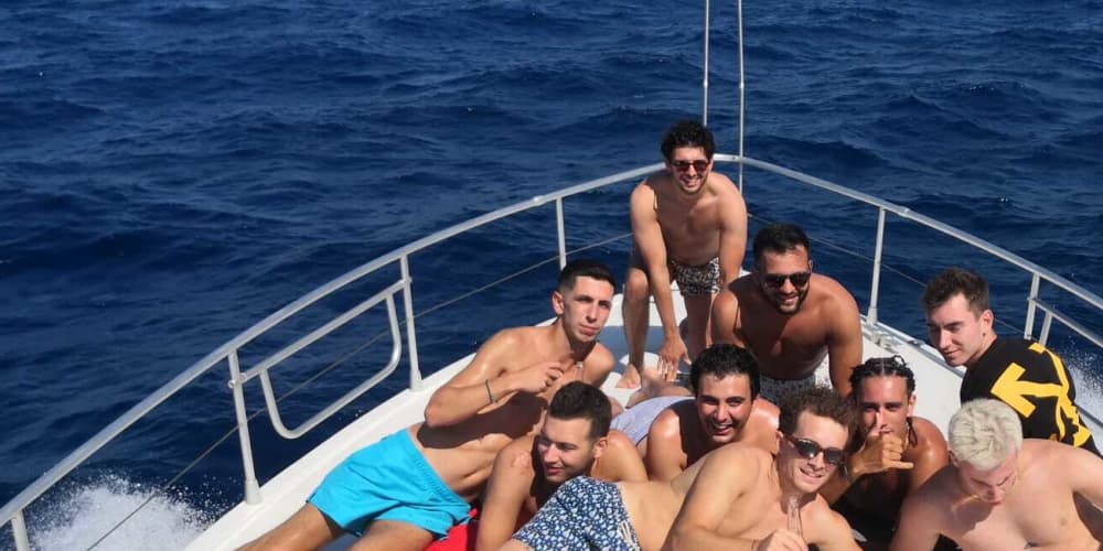 Porto Rotondo'da 3 saat 30 dakika: Motorlu tekne kiralayın ve keyfini çıkarın.
