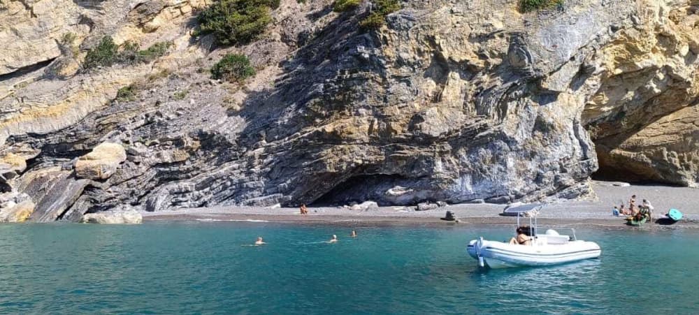 Descubrimiento de La Spezia en medio día: Su breve escapada en lancha motora.