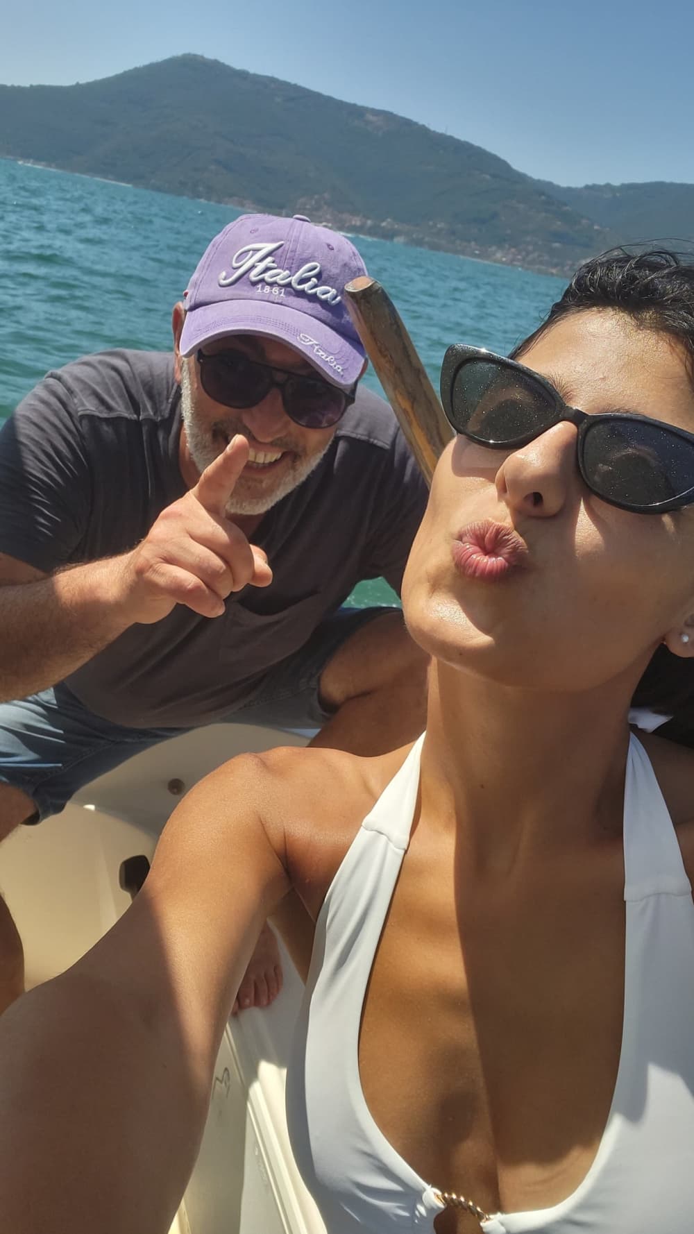 Half-day La Spezia discovery: Your short escape on a motorboat